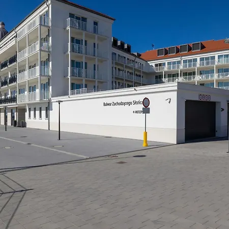 Bulwar Zachodzacego Slonca Apartament Z Widokiem Na Morze By Noclegi Renters Darlowko Exterior photo